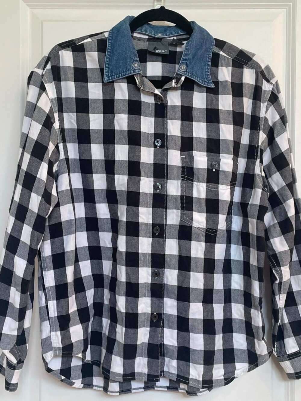 LIZ WEAR Women’s Black/White Plaid Button Up, Size M